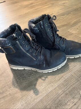 Cliffs by WHITE MOUNTAIN Navy Lace-Up Ankle Boots with Knit Collar